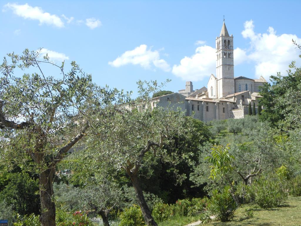 La Casa Di Famiglia Apartment Assisi Luaran gambar